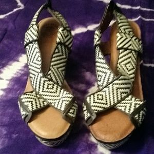 Lucky brand Sandles